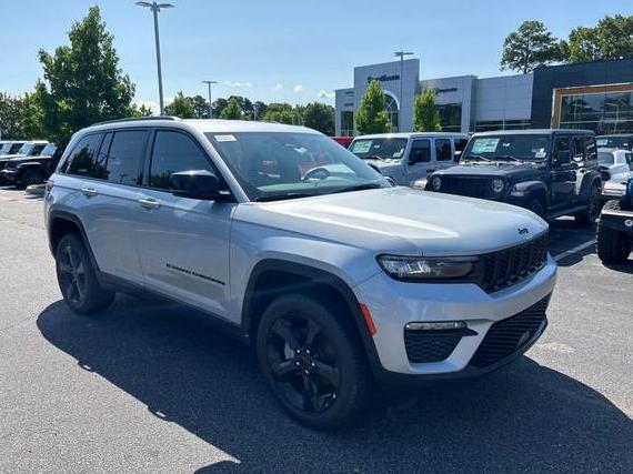 JEEP GRAND CHEROKEE 2024 1C4RJGBG7RC158290 image